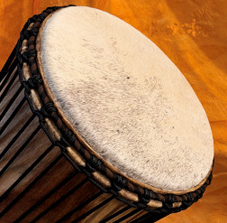 Bougarabou Trommel aus Mali Trommelfell